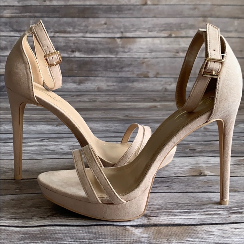NWT Taupe Ankle Strap Heels size 10